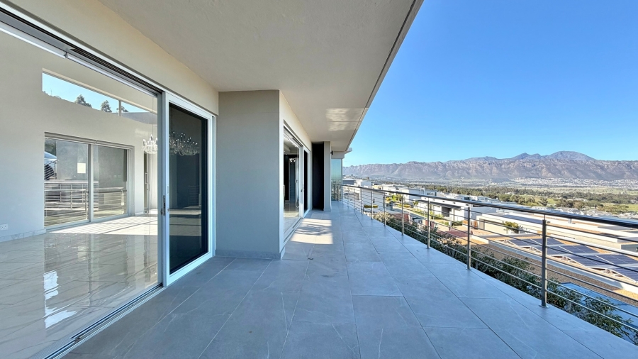 5 Bedroom Property for Sale in Dennegeur Western Cape